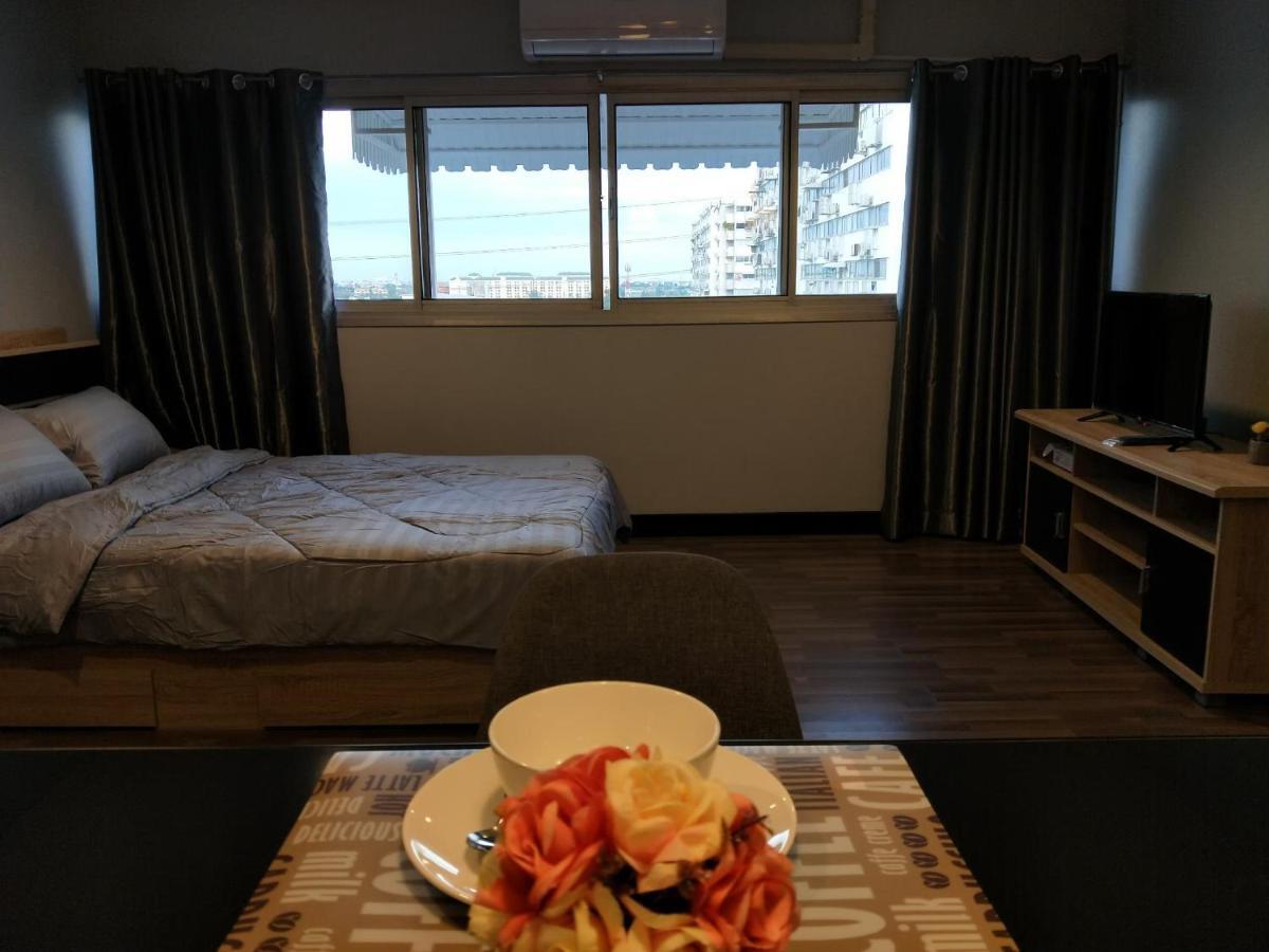 Popular Condo เมืองทองธานี Pak Kret Exterior photo